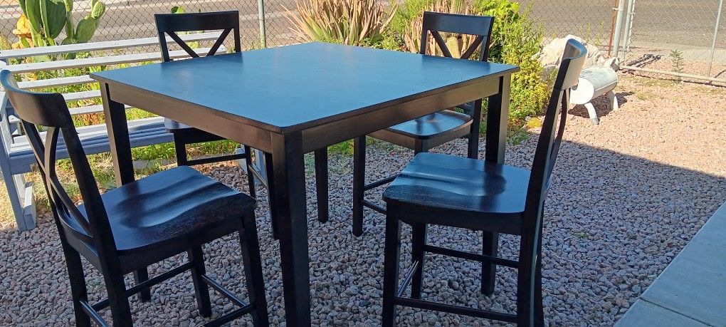 4 Chairs  Table 
