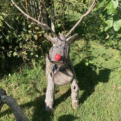2 Reindeer Ready for Christmas 