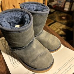Toddler/ pre-school UGG Boot (Size: USA 7)