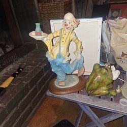 Clown Statue 12-1/2” Tall