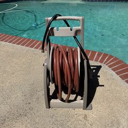 Hose reel with hose