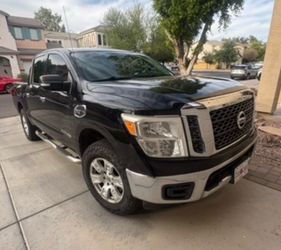 2017 Nissan Titan