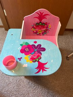 Poppy from Trolls desk