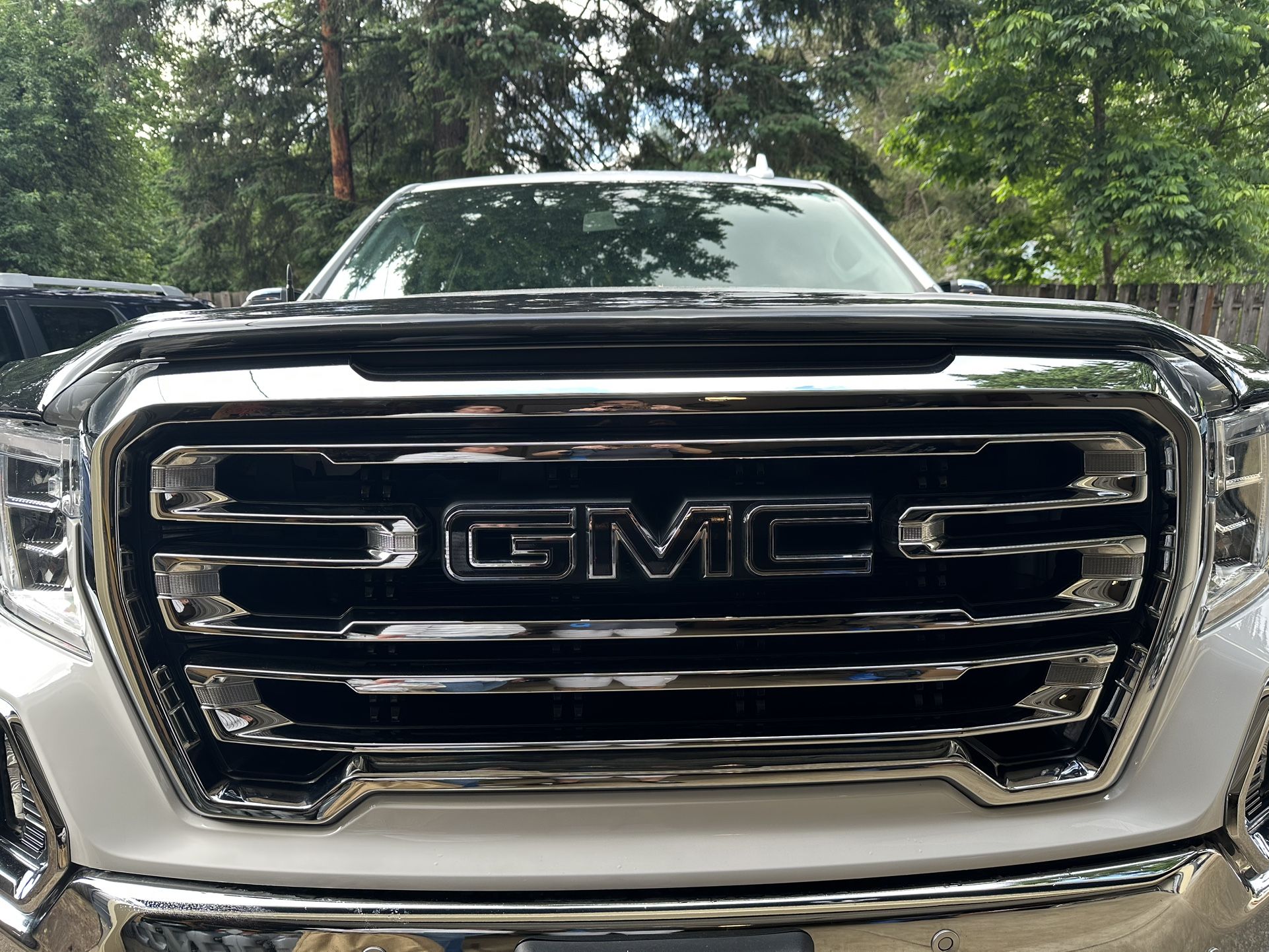 2020 Gmc Grill  OEM !