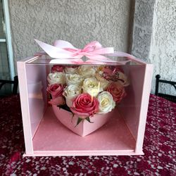 acrylic heart box 