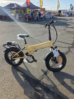 Brand new windhorse bike 20" by 4" tires folds in half 28mph