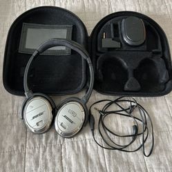 Bose acoustic noise cancelling headphones