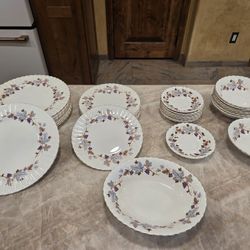 Royal Albert Bone China "Lorraine" England 