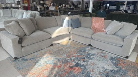 Olivia 🎉 brand new/ modern/luxury 🌼  Living Room Sectional