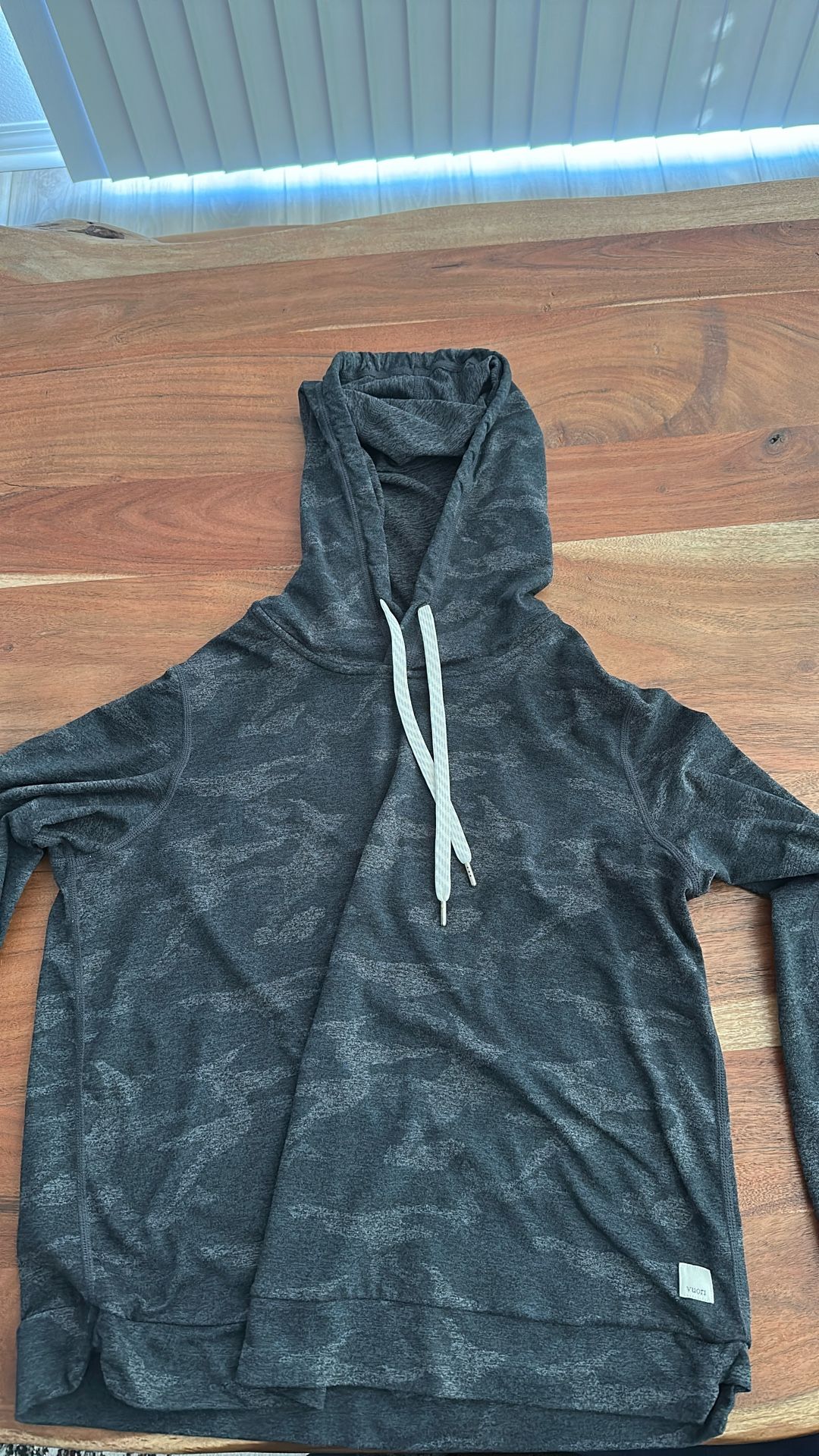 Vuori Light Hoodie