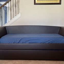 Daybed with Pullout Trundle with/without Mattresses