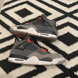 Jordan 4 Retro