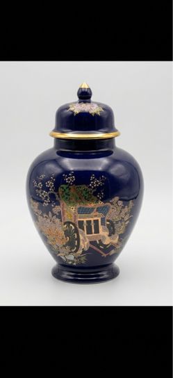Vintage Japanese Cobalt Blue Ginger Jar Lid Gilt Imperial Carriage Goshoguruma 8.5"