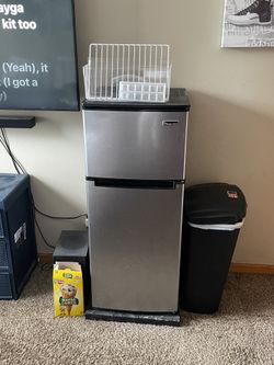 Mini fridge