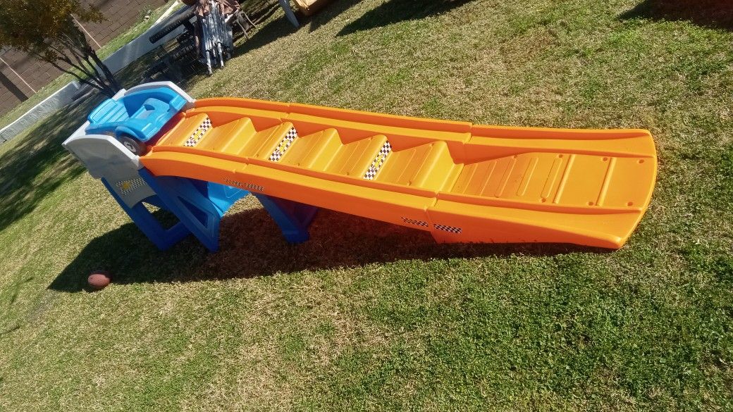 Step 2 Hot Wheels Extreme Thrill Roller Coaster