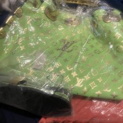 LV Bags And Matching Slides 