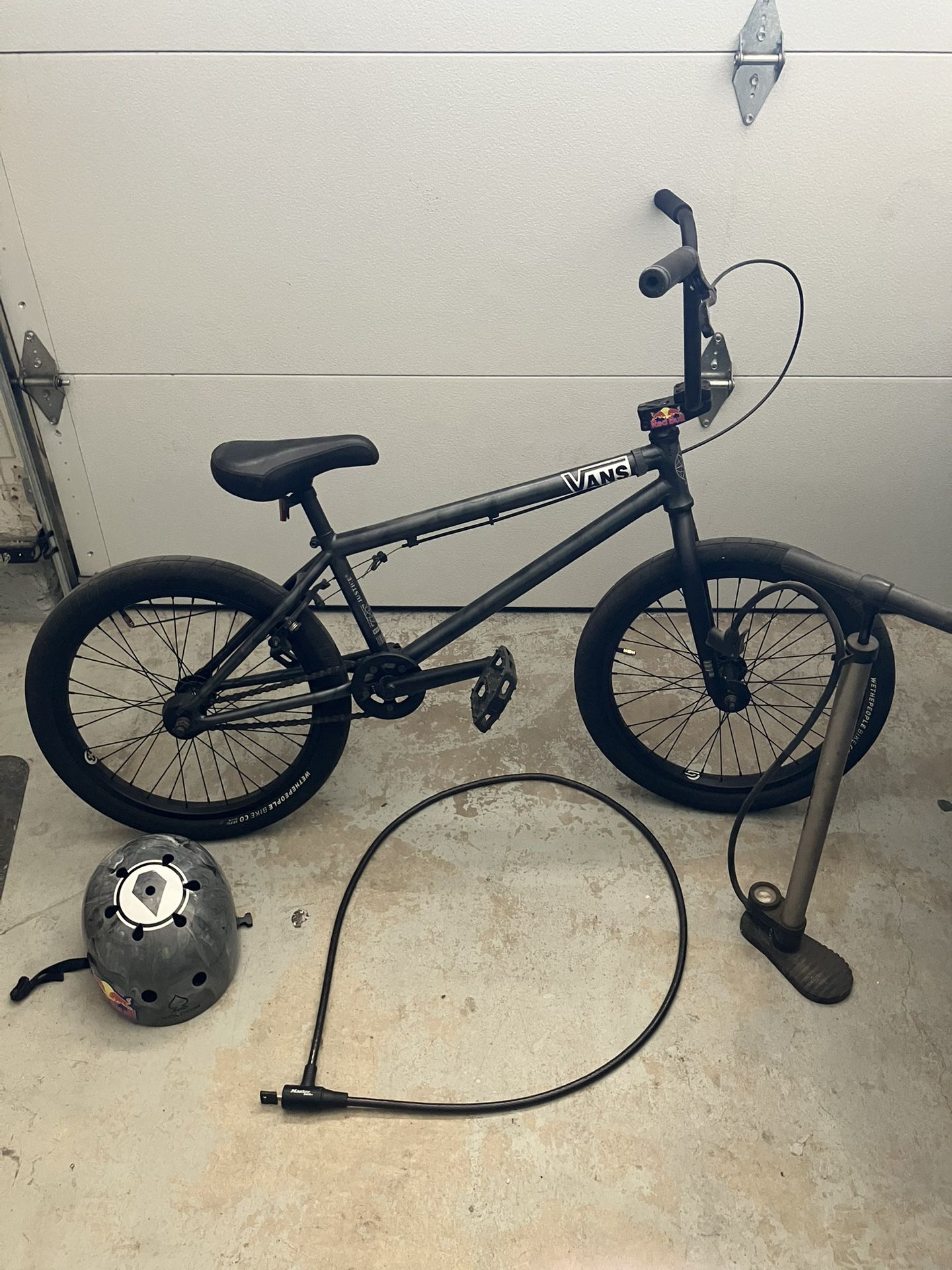 BMX WTP Justice 2021 (Helmet Pump Lock)