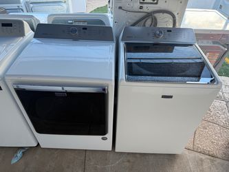 Maytag Washer and electric dryer HE 5.3 & 8.8 Cuft Biggest capacity King size capacity