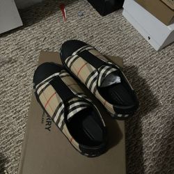  Burberry Kids Shoes 
