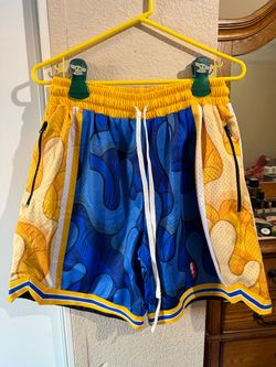 COLLECT & SELECT BASKETBALL SHORTS