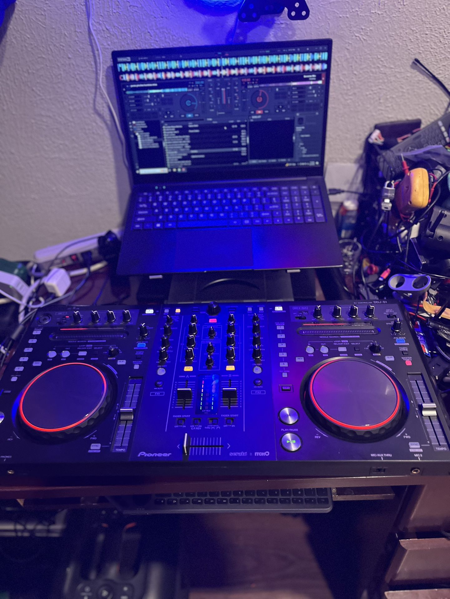 Laptop Con Mixes Virtual Dj Pro Y Pioneer DDJ S1
