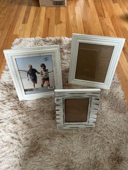 LOT OF 3 WHITE PICTURE FRAMES