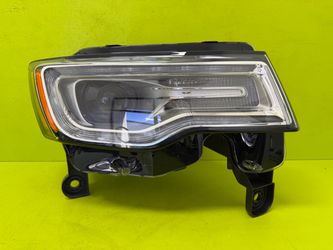 2017 - 2021 Jeep Grand Cherokee Right Passenger Side Xenon Headlight OEM Chrome