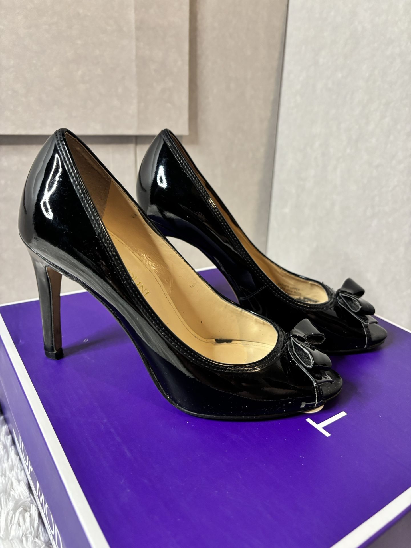 Enzo Angiolini Elegant Black Peep-Toe Heels With And Bow Accent Size 5