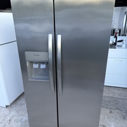 Frigidaire Refrigerator Everything Works Good 