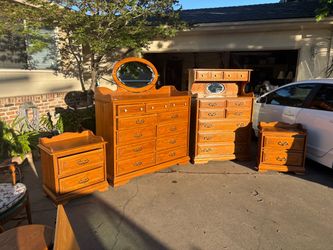 Vintage Cal Shops 4 piece Bedroom set