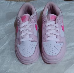 Girls New Nike Dunk Low N