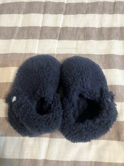 Crocs Toddler Navy Blue Fuzzy Slippers Size C7