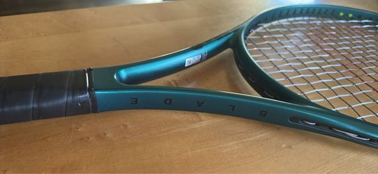 Wilson Blade 104 V9 Tennis Racket. Mint Condition! Number 2 Grip.