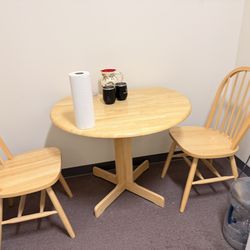 Small dining set-pick up pending
