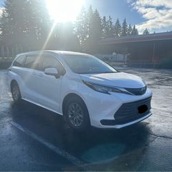 2022 Toyota Sienna 
