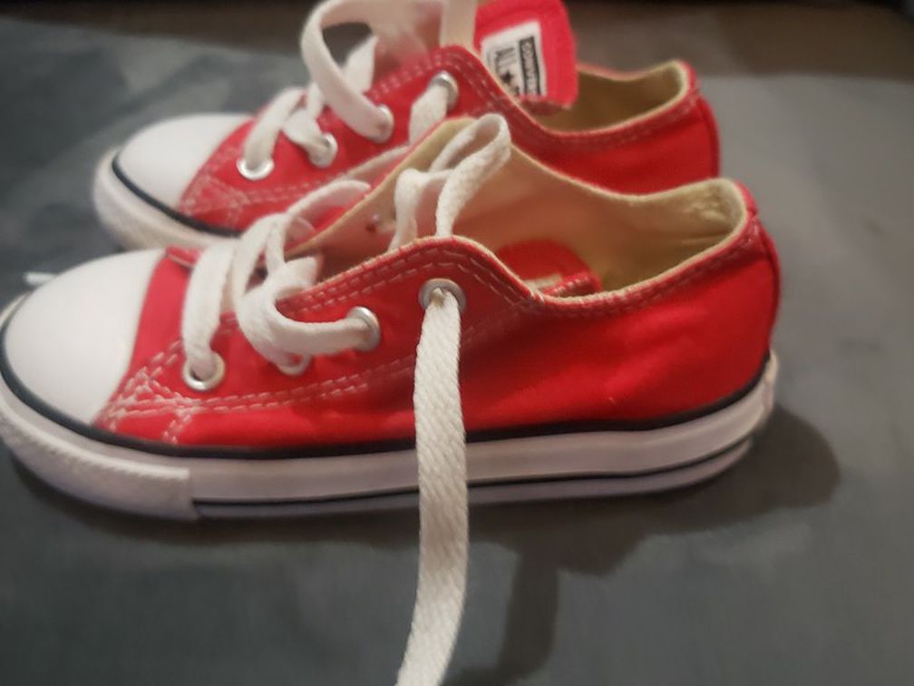 Kids (Used) Converse Size 8