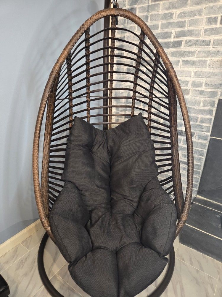 Broyhill Egg Swing Chair