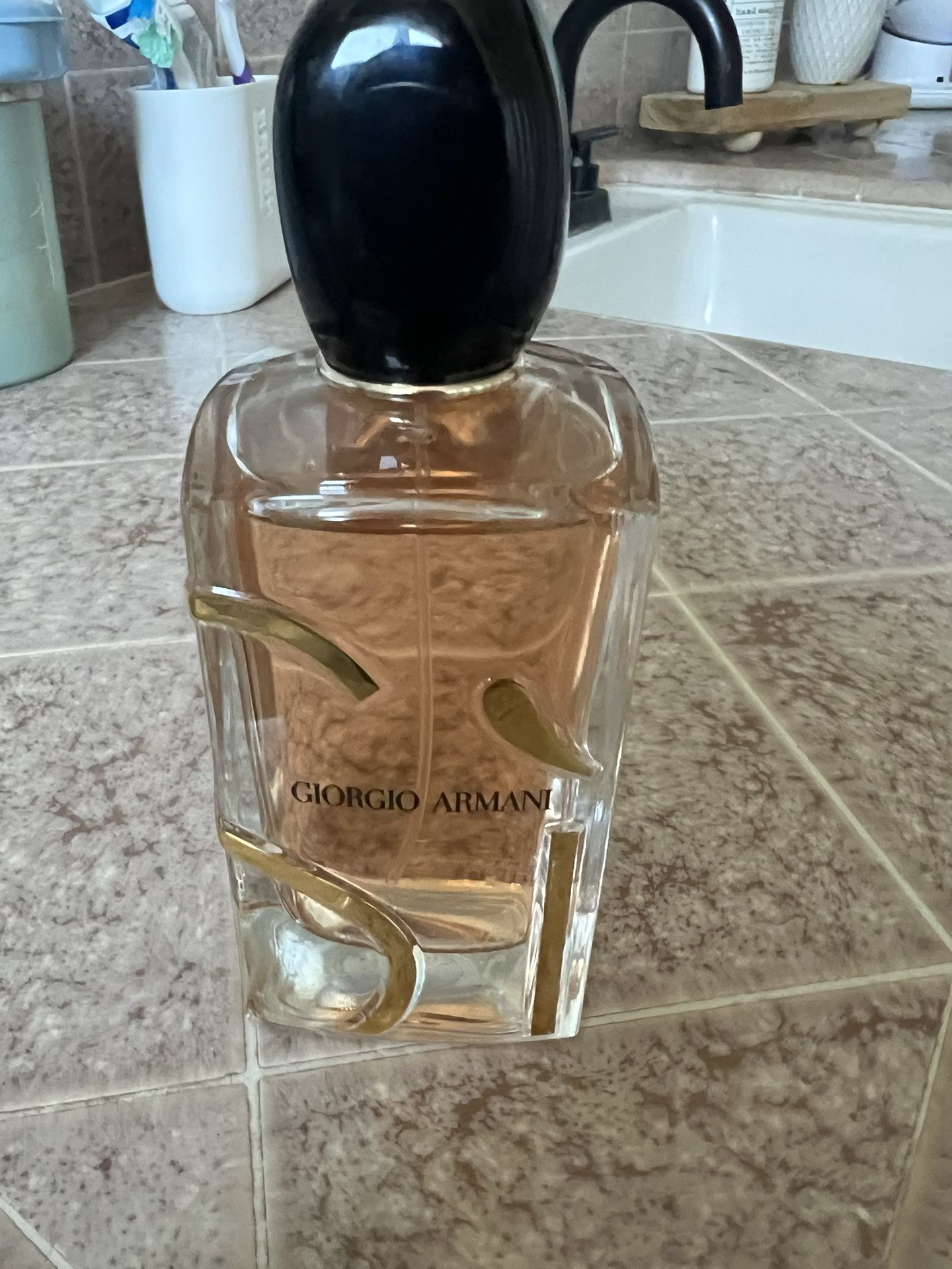 Giorgio Armani SI Perfume