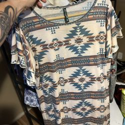 WOMENS MEDIUM,Large , XL.. Multiple Posts Read ad