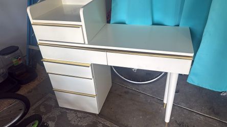 Vanity Table for sale for sale