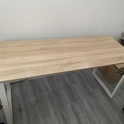 Desk Table Pick Up Only Disassembled  ready to go all parts included 