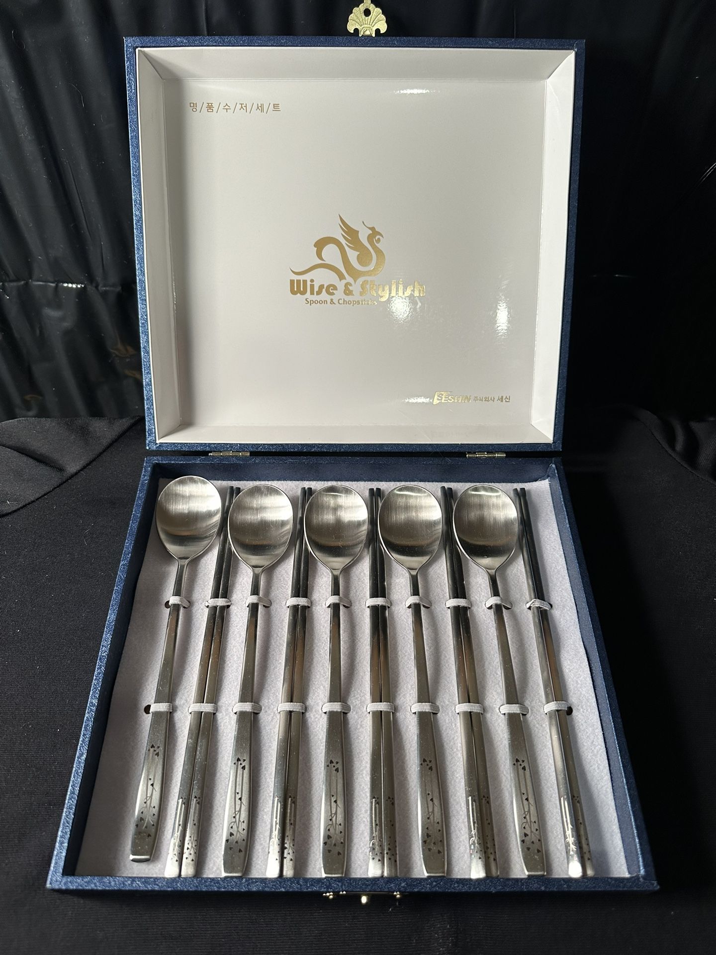 Wise & Stylish Spoon And Chopsticks
