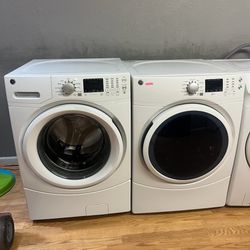 Electric Dryer And Washer Set