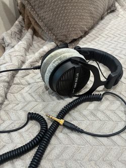 Studio headphones