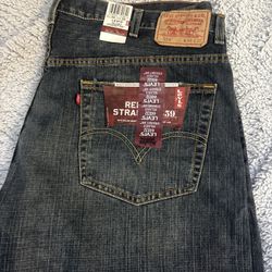 Men Levi’s 559 W44 L32 New