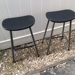2 Metal Stools With Plastic seats 25” Tall 17” Wide In Great Condition S10 For Both