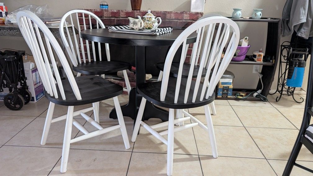 Dinning Table And 4 Chairs
