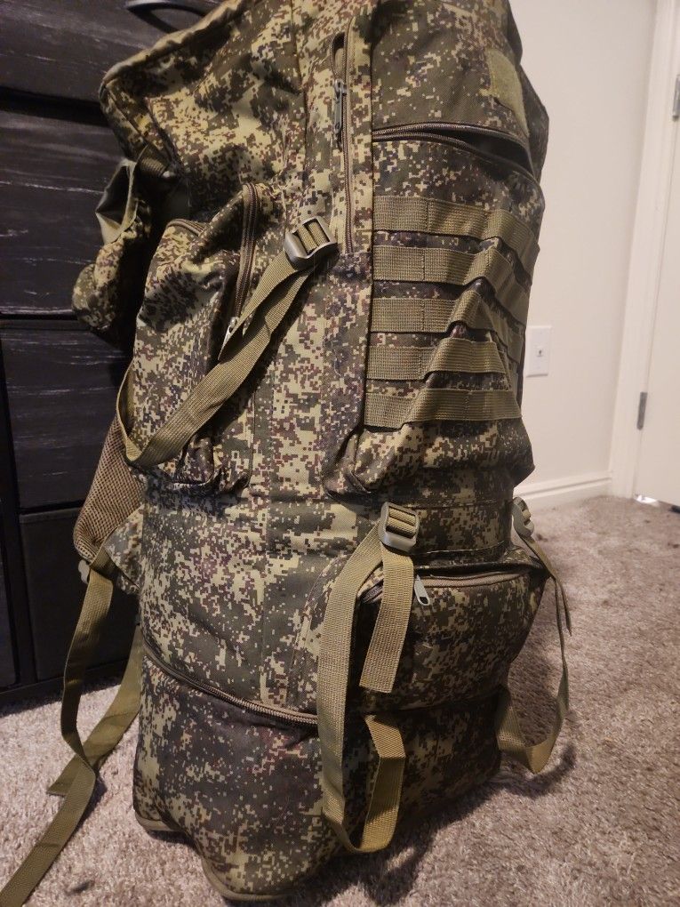 Large HIKING BACKPACK