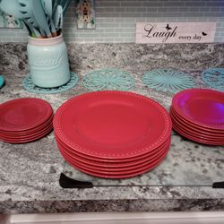 Red Dishes 18 Pieces 