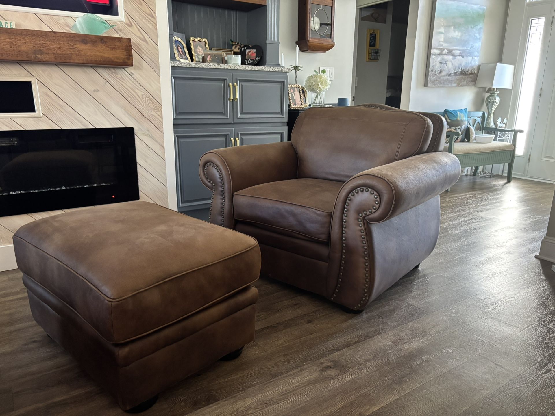 Arm Chair With Ottoman